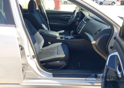 2018 Nissan Altima 2.5 Sv z USA, uszkodzony, nr VIN 1N4AL3AP6JC108847